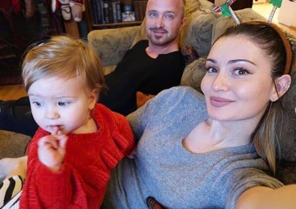 Story Annabelle Paul with her parents, Aaron Paul and Lauren Parsekian.